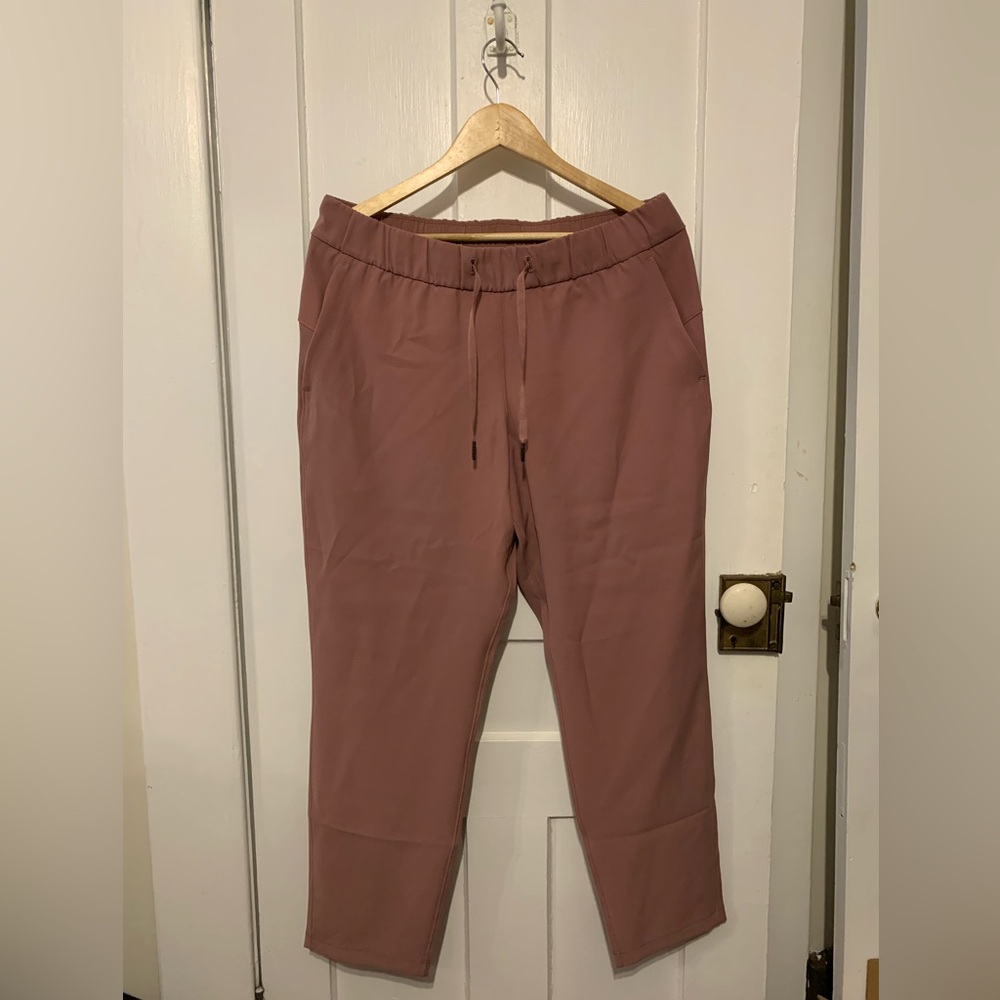 COPY - LULULEMON ON THE FLY 7/8 PANT 27" *WOVEN
